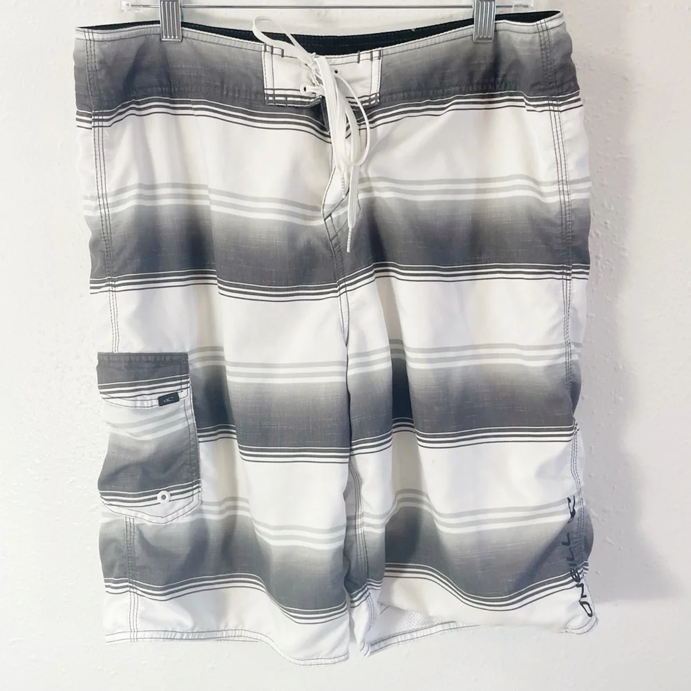 O’Neill board shorts size 34‎